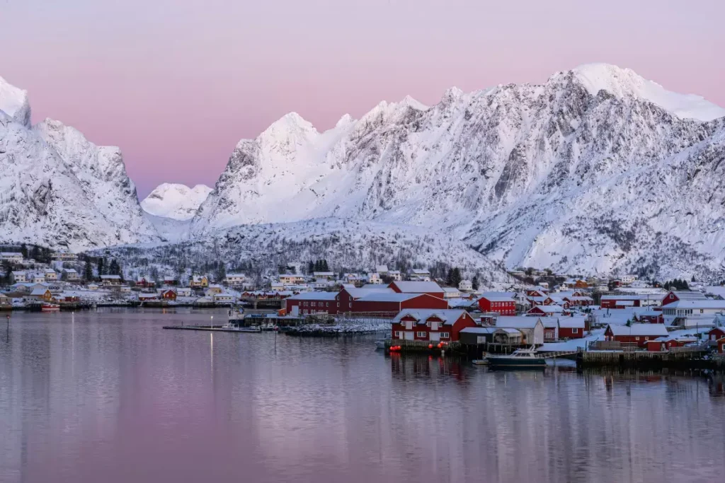 Places in Norway for Reflection, Hiking, and Solo Travel Places in Norway for Reflection, Hiking, and Solo Travel